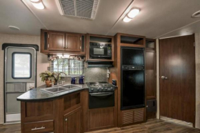 NEW!! Luxury Camper near Grand Canyon